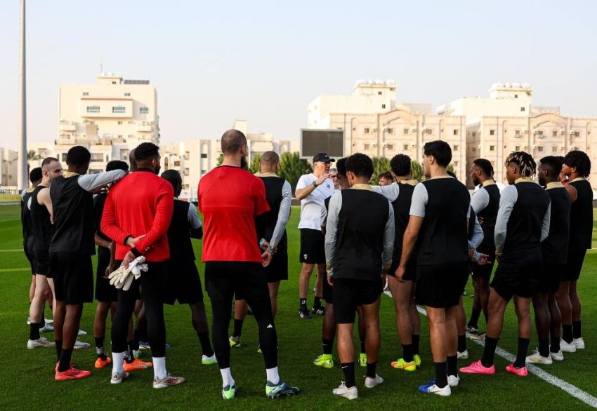 بلان يوجه تعليماته للاعبي الاتحاد