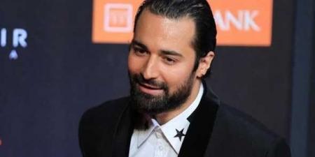 أحمد حاتم يرد على تأجيل عرض فيلم " الملحد "