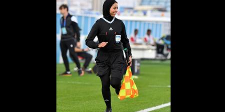 من هي الحكمة الإماراتية أمل جمال؟.. شاركت بإدارة مباراة بني ياس والوصل