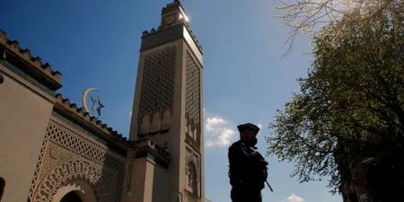 مسجد باريس الكبير يعتمد دعاء لفرنسا بعد خطبة الجمعة