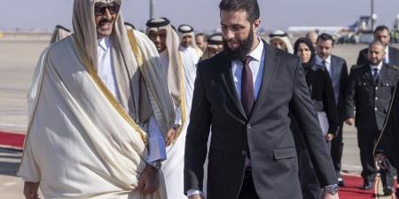 أمير قطر يصل إلى دمشق ويلتقي أحمد الشرع