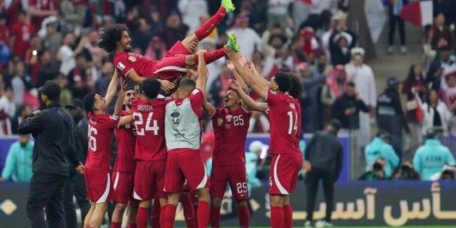 منتخب قطر يتمسك بالفرصة الصعبة في مواجهة الكويت الحاسمة