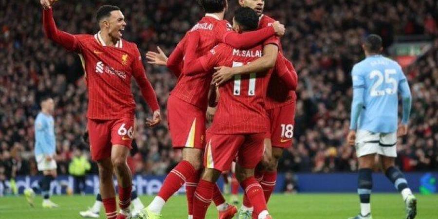 محمد صلاح يقود تشكيل قمة ليفربول ضد مان يونايتد في الدوري الإنجليزي