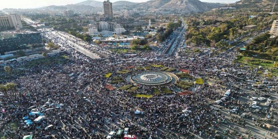 وول ستريت جورنال: واشنطن ستخفف القيود على المساعدات إلى دمشق