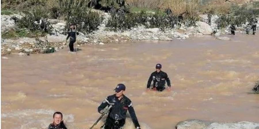 "القى بفلذات كبده في سيل الزرقاء" .. سرايا تكشف تفاصيل جديدة عن الجريمة المروعة التي هزت الأردنيين