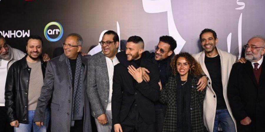 عرض مميز.. نجوم فيلم 6 أيام يشعلون السجادة الحمراء