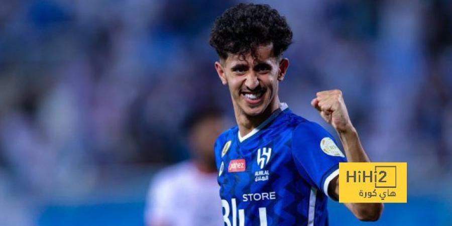 القحطاني يقترب من تجديد عقده مع الهلال