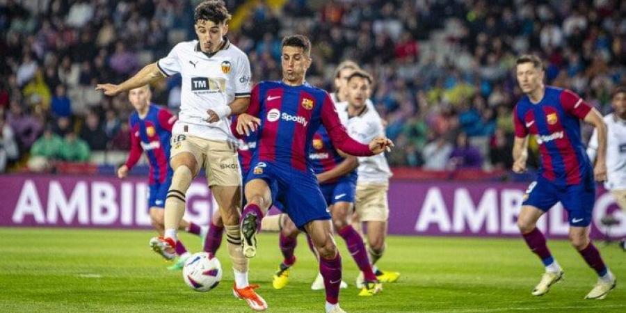 موعد مباراة برشلونة وفالنسيا في الدوري الإسباني والقنوات الناقلة والمعلق